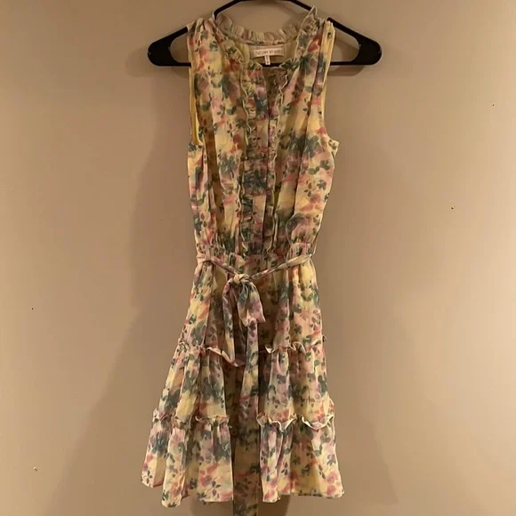 Medium Harper Wren Easter dress, buttons and a front tie. Flowery and flowy. - Picture 2 of 7